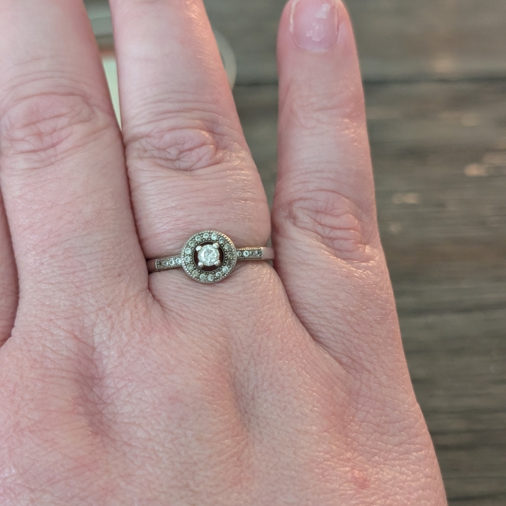 Elegant Sterling Silver Diamond Ring